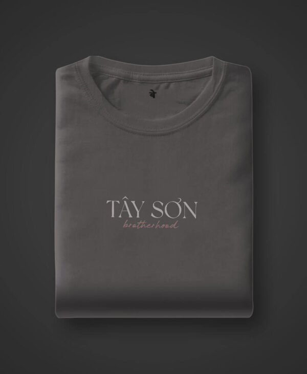 ⁦T-Shirt Name 4⁩ - الصورة ⁦2⁩